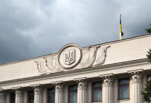 Новини України - У Раді пропонують дозволити військові контракти 60+