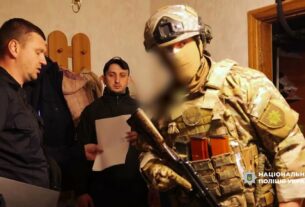 Поліція ліквідувала діяльність злочинної групи, яка ошукала громадян на 15 млн грн