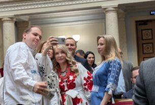 Новини України - Більше 100 тисяч. Найдорожчі вишиванки політиків