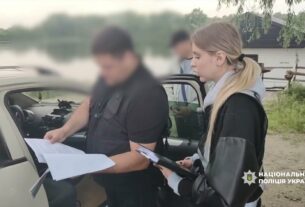 400 000 хабаря за сприяння у проведенні робіт з озеленення столиці: поліцейські викрили посадовців