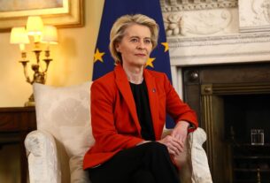 Новини світу - Фон дер Ляєн відзначили премією Карла Великого