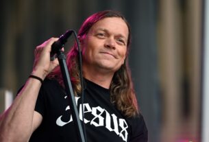 Новини культури - Фронтмен 3 Doors Down Бред Арнольд розповів про боротьбу з раком