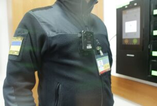 Новини України - Кабмін зобов’язав митників працювати з бодікамерами