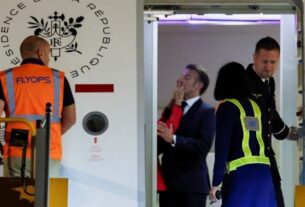 Новини світу - Макрон заперечив ляпас від дружини
