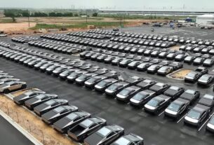 Авто новини - На складі Tesla накопичено більше 10 тисяч непроданих пікапів Cybertruck