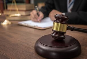 Новини України - Посадовця Федерації профспілок ув’язнили за спробу підкупу судді