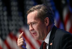 Новини світу - Радник Трампа Волц пішов з посади - ЗМІ