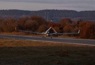 Новини світу - Сам обирає цілі: Туреччина представила оновлений Bayraktar TB2 з ШІ