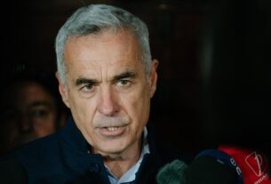 Новини світу - Скандальний екскандидат у президентти Румунії заявив про вихід з політики