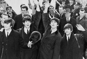 Новини культури - Стало відомо, хто напише сценарій до фільму про The Beatles