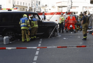 Новини світу - У Німеччині авто вʼїхало в натовп людей, є постраждалі