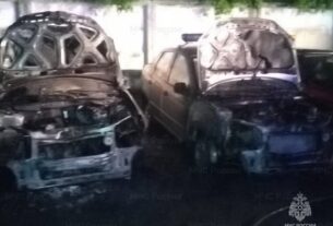Новини світу - У РФ дівчина підпалила п'ять авто Росгвардії