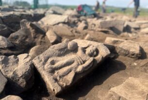 Технології - У Великобританії знайшли скульптуру богині перемоги віком понад 1800 років