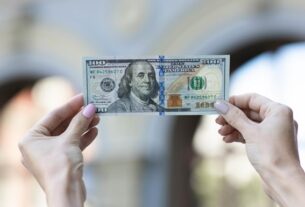 Новини бізнесу - Українці різко скоротили купівлю доларів у банках
