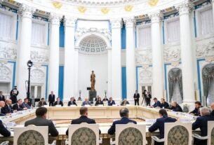 Новини бізнесу - Уряд РФ попередив про загрозу погіршення ситуації в економіці