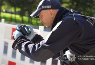 Новини України - В Одесі чоловік з ножами поранив поліціянтів