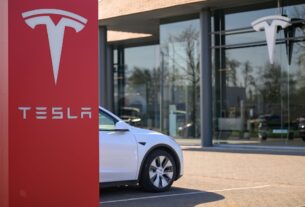 Новини бізнесу - В Європі обвалилися продажі Tesla