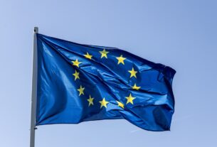 Новини світу - ЄС готується до поетапного згортання захисту біженців з України - ЗМІ