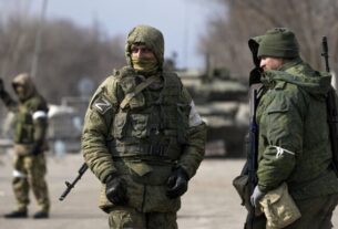 Новини України - Закопували в землю: трьох солдат РФ засудили за знущання над цивільним