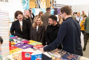 Новини України - Зеленський обрав "Убити тирана" на 13-му Книжковому Арсеналі у Києві