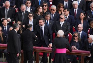 Новини світу - Зеленський зустрівся з Венсом у Римі - ЗМІ