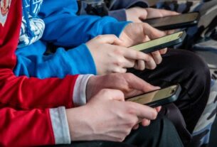 Новини України - Зйомки фільму окупантів залишили без зв'язку частину Донеччини