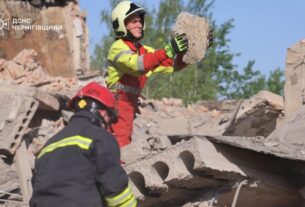 Новини України - Атака на Чернігів: з-під завалів деблокували тіло