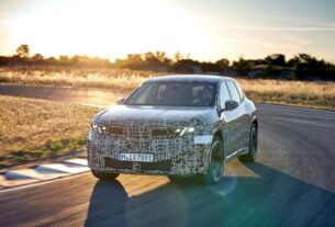 Авто новини - BMW представила прототип електромобілю, який сам вмикає поворотники
