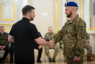 Володимир Зеленський відзначив нагородами українських воїнів