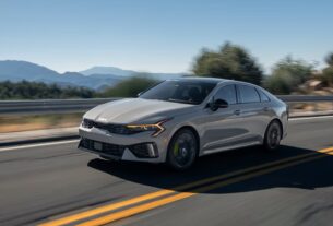 Авто новини - Kia відкликає тисячі K5 через програмне забезпечення з "корейською логікою"