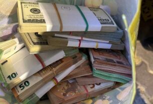 Новини України - Митники відібрали на кордоні 220 тис. євро, сховані в багажнику авто