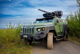 Новини України - На озброєння ЗСУ спорядили два бронеавтомобілі класу MRAP