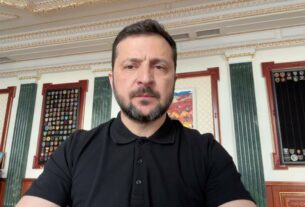 Підписав указ про відзначення званням Герой України Максима Устименка