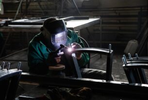 Новини світу - Російські заводи масово залучають робітників з Азії
