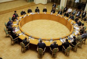 Новини України - Шмигаль зробив заяву щодо бронювання священників