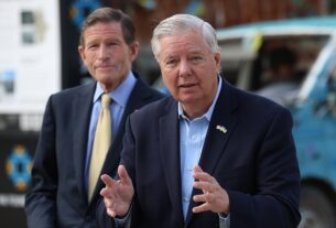Новини світу - Трамп підтримав нові санкції проти РФ - сенатор