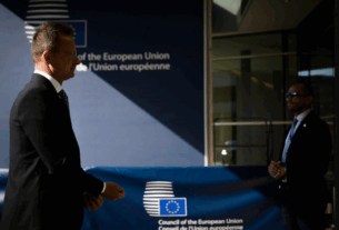 Новини світу - Угорщина ветувала план Єврокомісії щодо відмови від енергоносіїв РФ
