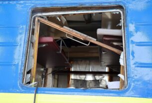 Новини України - УЗ пояснила, чому не зупиняє потяги під час атак