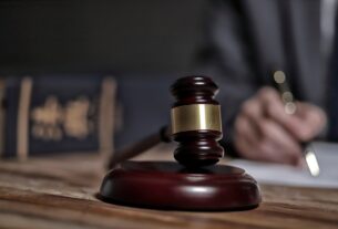 Новини світу - В Естонії засудили авторку проросійської книги за держзраду