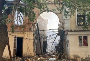 Новини України - В Одесі з-під завалів дістали загиблу, ще одну людину шукають