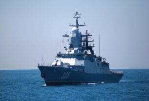 Новини світу - Військові кораблі РФ почали супроводжувати "тіньові" танкери через Ла-Манш