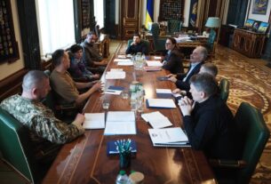Новини України - Візит в США: Зеленський заслухав доповідь команди