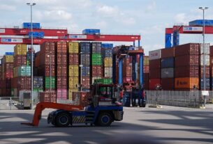 Новини бізнесу - Європейські порти переповнені через мита Трампа