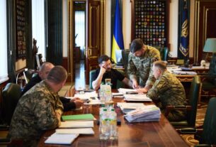 Новини України - Зеленський розповів про нараду з військовими