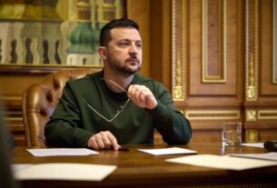 Новини України - Зеленський запровадив санкції проти нардепів-втікачів