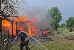 росія атакувала житловий сектор Ямпільської громади на Сумщині. Виникла масштабна пожежа