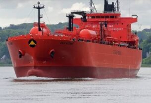 Новини світу - Чергова аварія "тіньового" танкера РФ: соцмережі пишуть про підрив