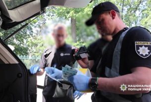 Нацполіція затримала родича посадовця ТЦК, який вимагав гроші у дружини загиблого захисника