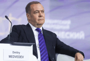 Новини світу - Медведєв "рекомендував" генсеку НАТО вчити російську та згадав про Сибір