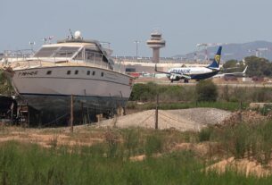 Новини України - Названо причину "пожежі" в літаку Ryanair на Майорці